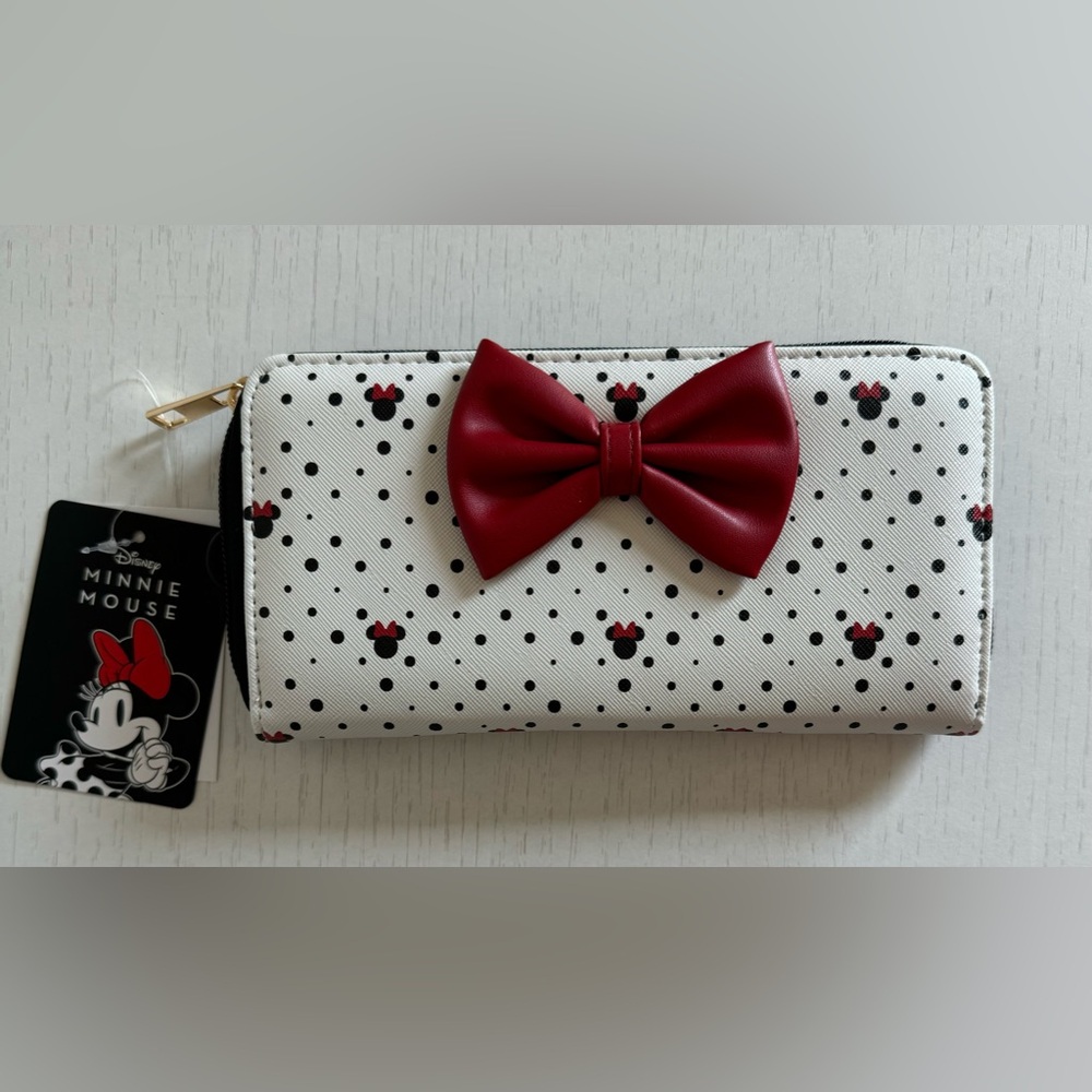Minnie Mouse zip around wallet | NWT